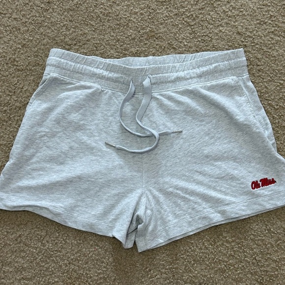 tasc Performance Women’s Medium 3” Ole Miss Drawstring Shorts - Picture 1 of 11